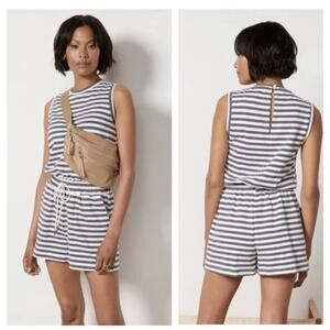 Evereve Lucie Stripe Short Romper Sleeveless in Gray and White. Size Small